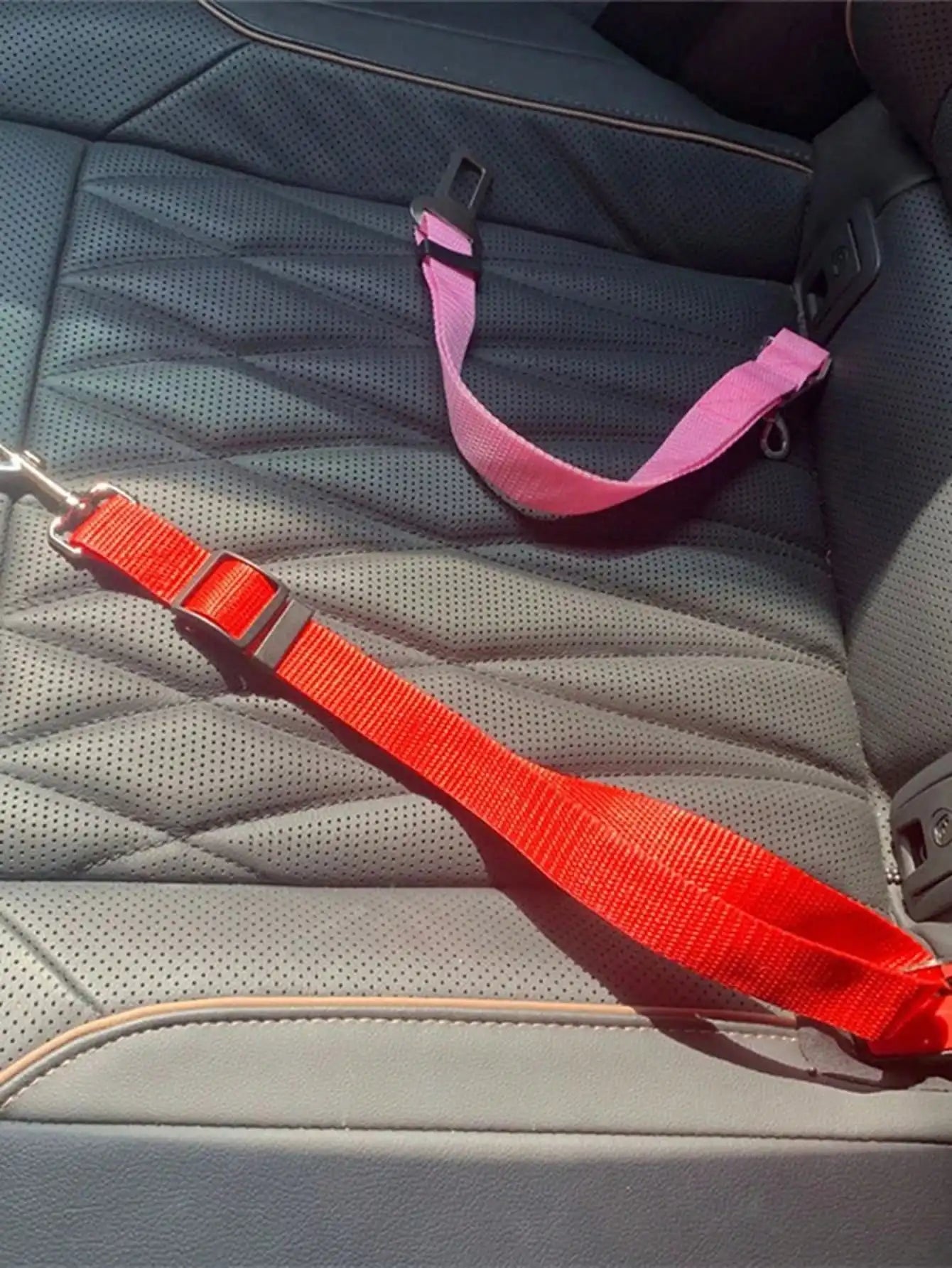 1Pcs Pet Seat Belt for Dog & Cat, Retractable pet Seatbelt for Car